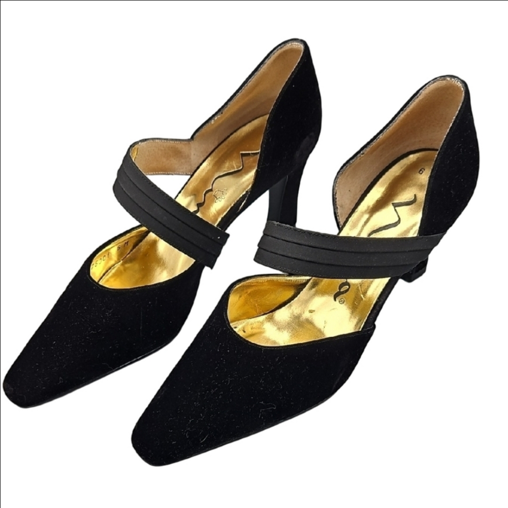 Nina Elegant Black Velvet Women's Heels Size 6